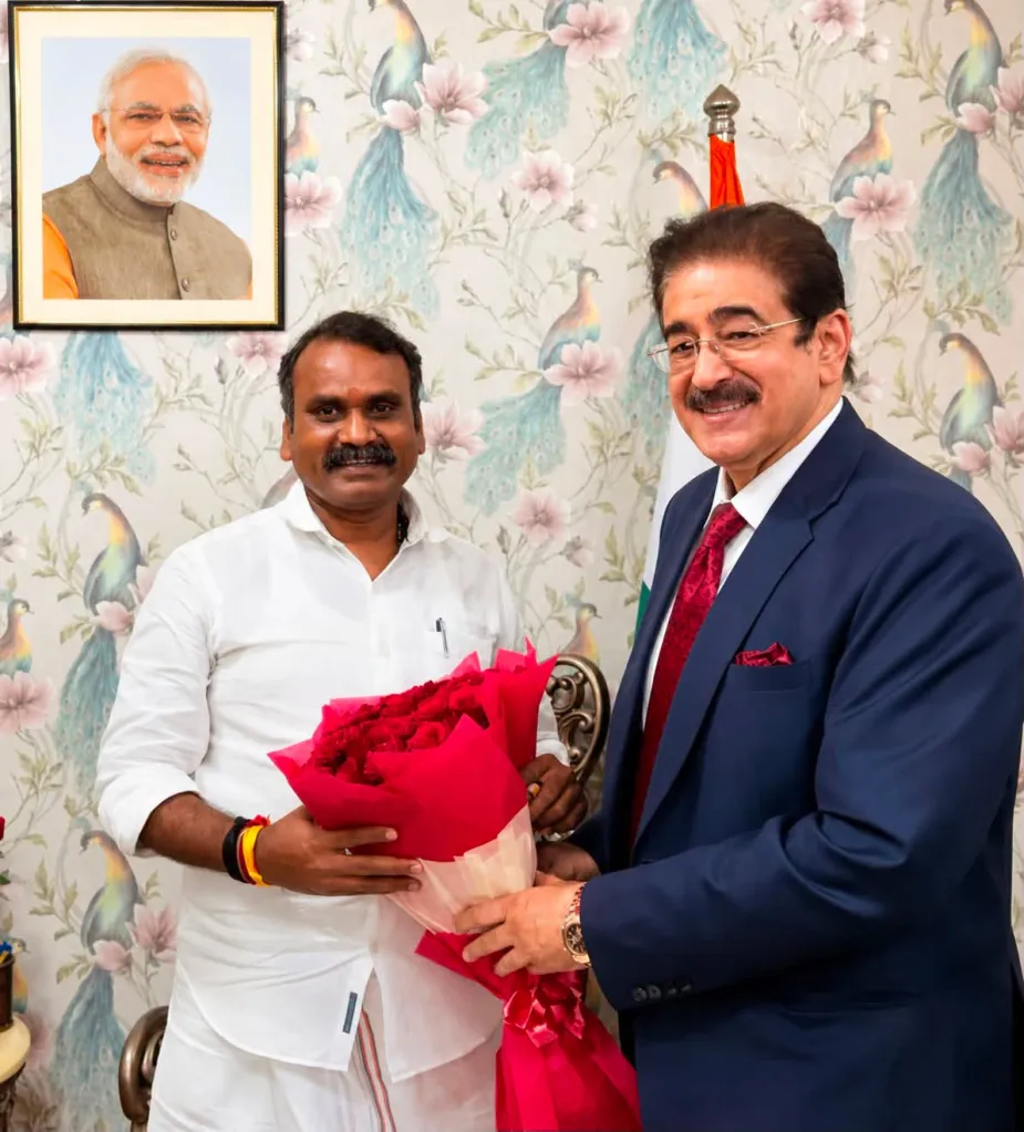 Sandeep Marwah Briefs Union Minister L. Murugan on...