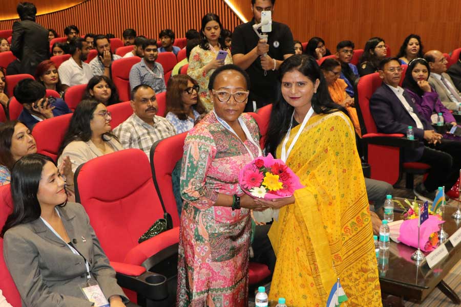 Inauguration moment 6 – Global Literary Festival Noida 2025