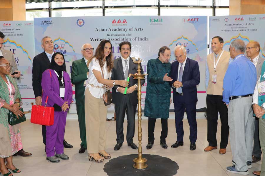 Inauguration moment 2 – Global Literary Festival Noida 2025