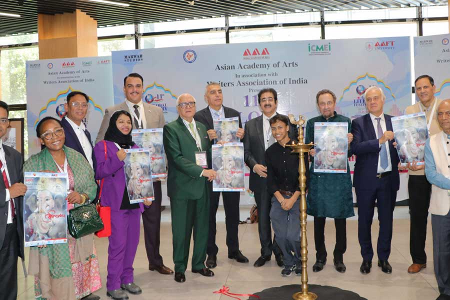 Inauguration moment 1 – Global Literary Festival Noida 2025